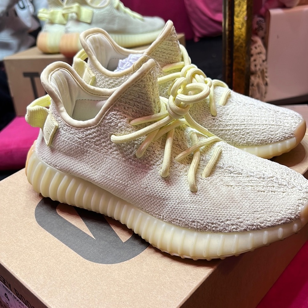 Yeezy boost 350 V2 BUTTER like new
